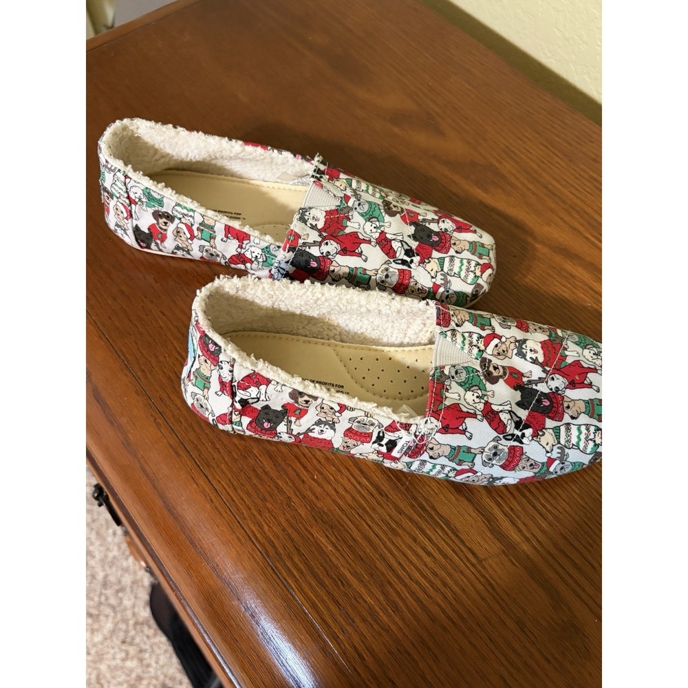 Tom's Women's Slip On Shoes Holiday Dogs Size 7 Used